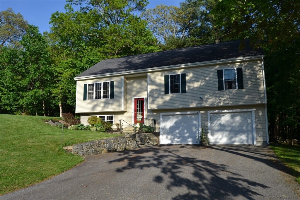 63 Crestwood Dr in Northborough, MA - Building Photo