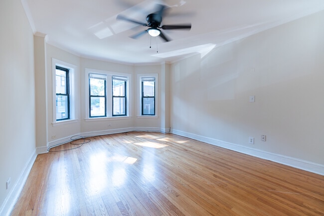 6509 N Hoyne Ave in Chicago, IL - Building Photo - Building Photo