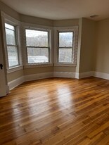 67 Rockingham Rd in Windham, NH - Building Photo