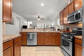 3041 Turquoise in Schertz, TX - Building Photo - Building Photo