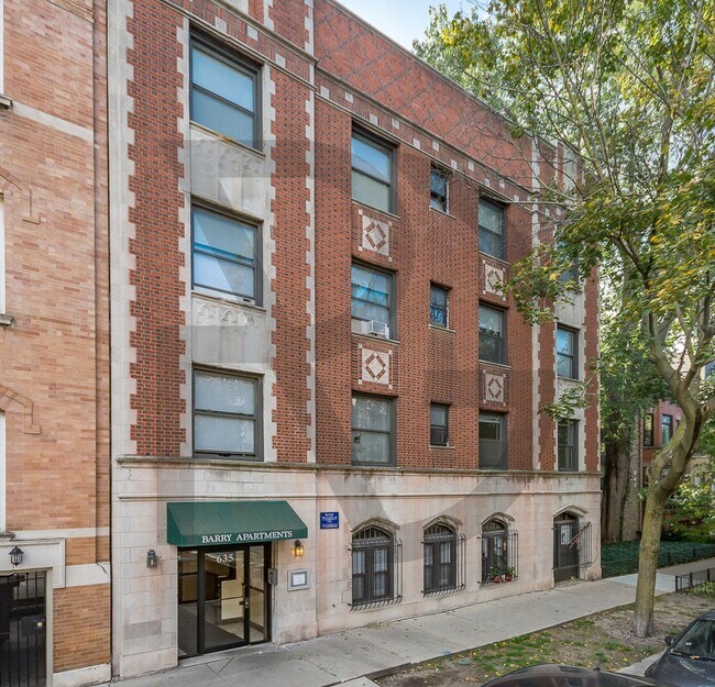 633 W Barry Ave, Unit #635-103