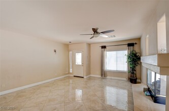 10776 Teton Village Ct in Henderson, NV - Foto de edificio - Building Photo
