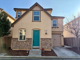 3762 Friendship Ln in Clovis, CA - Building Photo