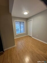 85 Woodsedge Dr in Newington, CT - Building Photo - Building Photo