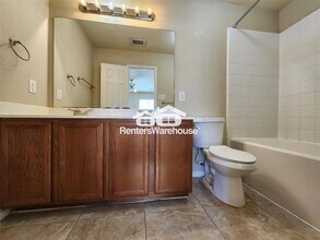 11111 Valley Kings Dr in Houston, TX - Foto de edificio - Building Photo