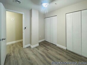 2 Weaver Street in Fall River, MA - Foto de edificio - Building Photo