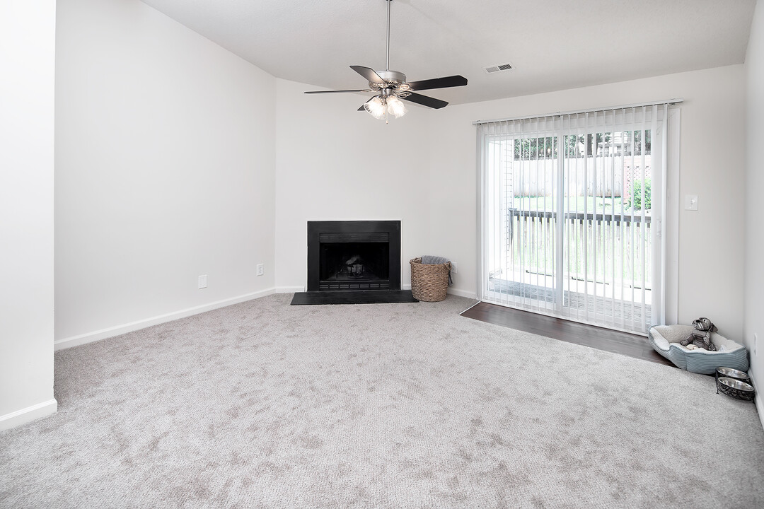 Cloisters of Mount Holly in Mount Holly, NC - Building Photo