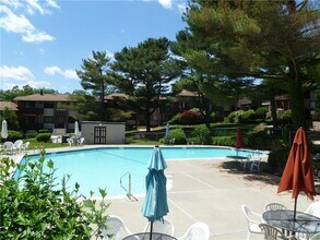 155 Sierra Vista Ln in Valley Cottage, NY - Building Photo - Building Photo