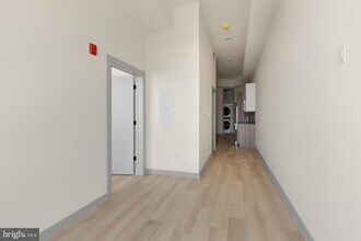 689 N Broad St-Unit -302 in Philadelphia, PA - Building Photo - Building Photo