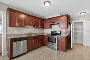 187 County St, Unit 1 in Attleboro, MA - Building Photo