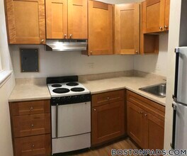 2018 Commonwealth Ave, Unit 2 in Boston, MA - Building Photo - Building Photo