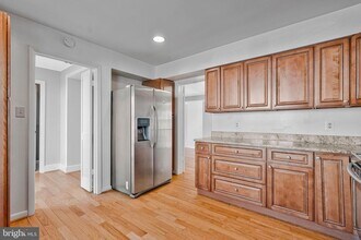 8505 Jeffersonian Ct in Vienna, VA - Building Photo - Building Photo