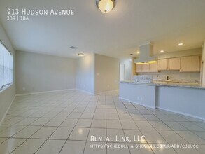 913 Hudson Ave in Lehigh Acres, FL - Building Photo - Building Photo