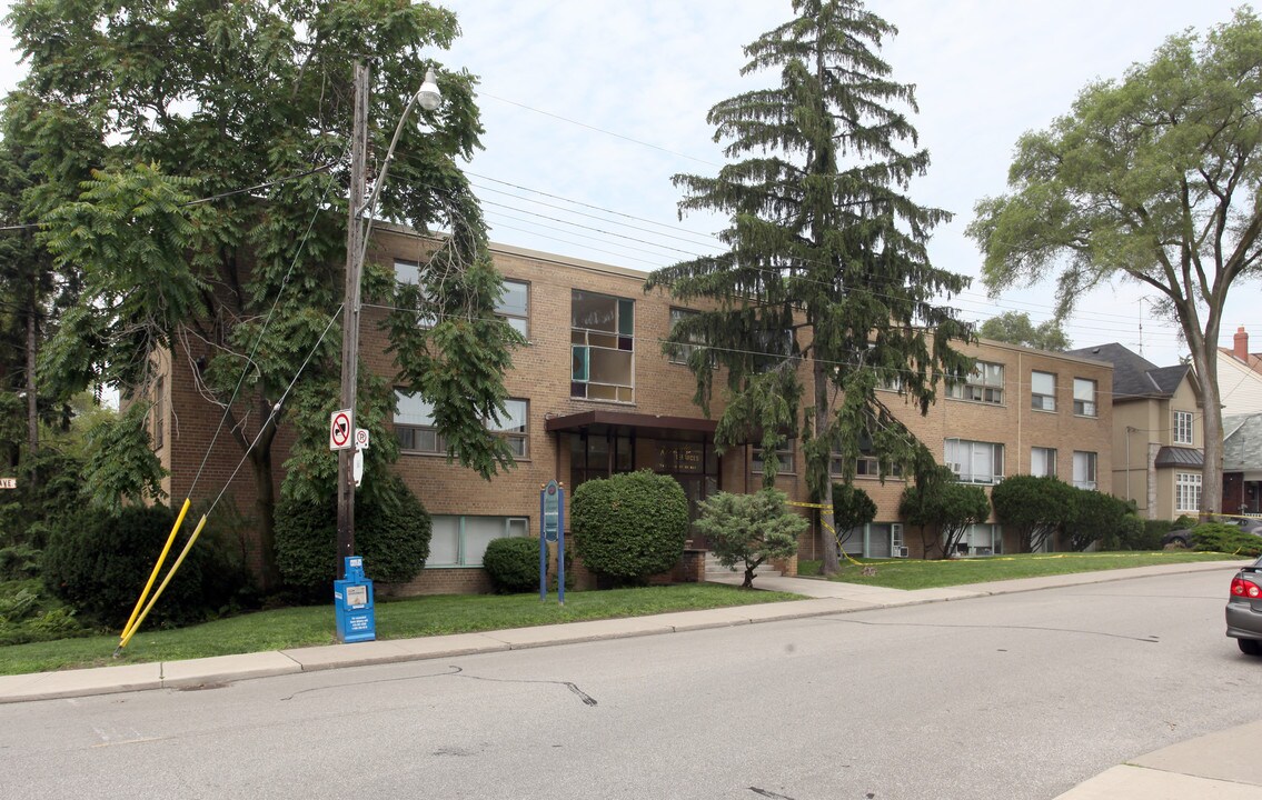 Kennedy Terrace in Toronto, ON - Building Photo