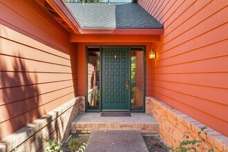 1024 Tamara Cir in Medford, OR - Building Photo - Building Photo