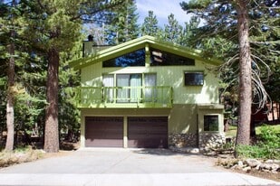 181 Crystal Ln in Mammoth Lakes, CA - Building Photo