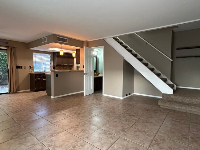 8638 S 51st St, Unit #3 in Phoenix, AZ - Foto de edificio - Building Photo