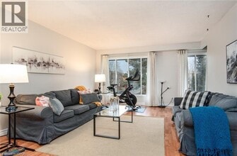 49 Cedarwoods Crescent in Kitchener, ON - Building Photo - Building Photo