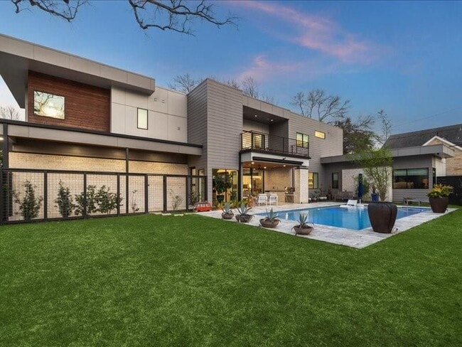 property at 1737 Libbey Dr