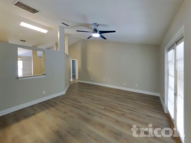 84092 St James Ct in Yulee, FL - Foto de edificio - Building Photo