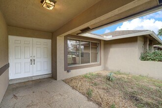 527 Indigo Ave in Wellington, FL - Building Photo - Building Photo