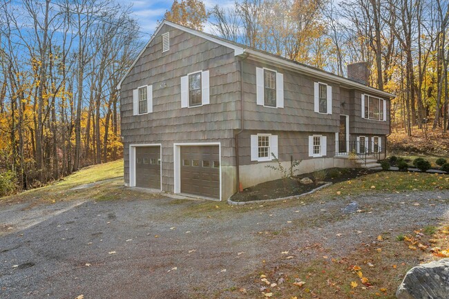 64 Jelliff Mill Rd in New Canaan, CT - Building Photo - Building Photo