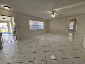 1410 Mariner Blvd in Spring Hill, FL - Building Photo - Building Photo