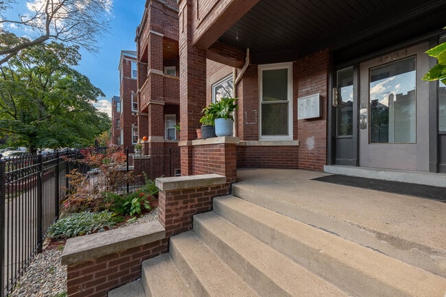 4934 N Albany Ave in Chicago, IL - Building Photo - Building Photo