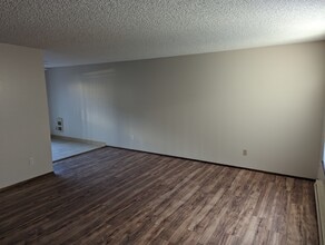 Andorra Apartments in Vancouver, WA - Building Photo - Building Photo