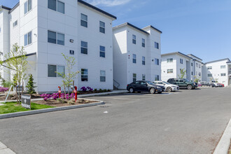 Bell Pointe Terrace in Tacoma, WA - Foto de edificio - Building Photo