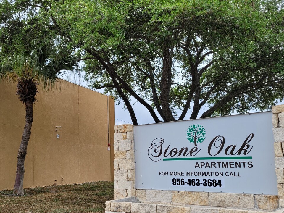 Stone Oak Apartments in Weslaco, TX - Building Photo