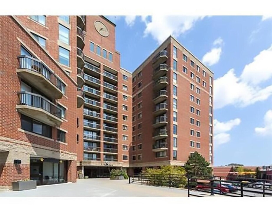 15 North Beacon St, Unit 301 in Boston, MA - Building Photo