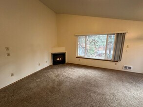 1287 NW Stannium in Bend, OR - Building Photo - Building Photo