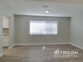 8610 Orchard Ridge Ln in Humble, TX - Foto de edificio - Building Photo
