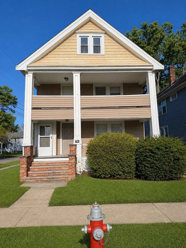 3181 W 82nd St, Unit Up.