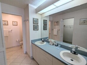 4209 Marseilles Ave in Sarasota, FL - Building Photo - Building Photo