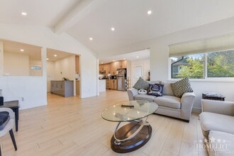 7437 Garfield Dr in Delta, BC - Building Photo - Building Photo