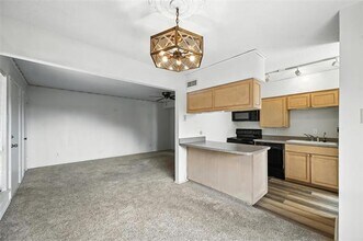 4524 Amesbury Dr in Dallas, TX - Building Photo - Building Photo