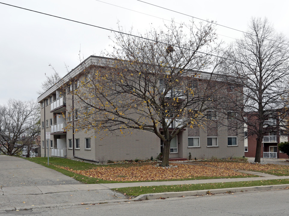 344 Regina St N in Waterloo, ON - Building Photo