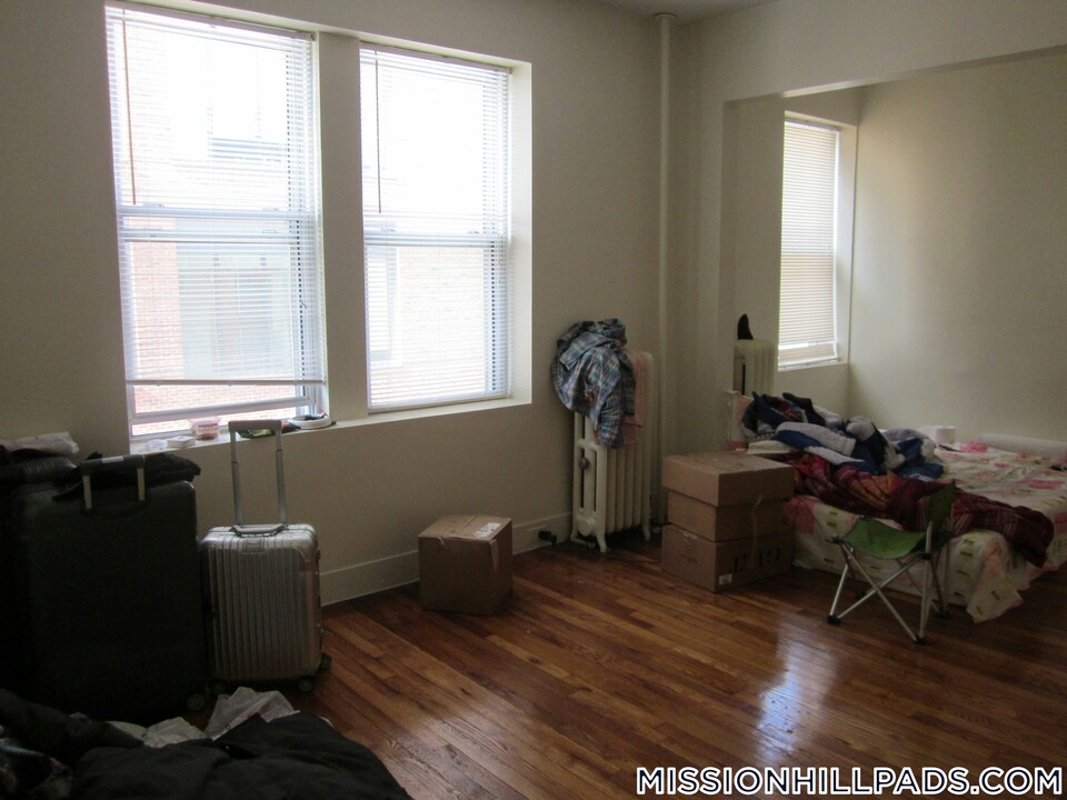 49 Worthington St in Boston, MA - Building Photo