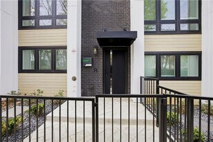 438 Markham St SW in Atlanta, GA - Building Photo