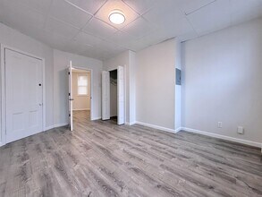 330 Pavonia Ave in Jersey City, NJ - Building Photo - Building Photo