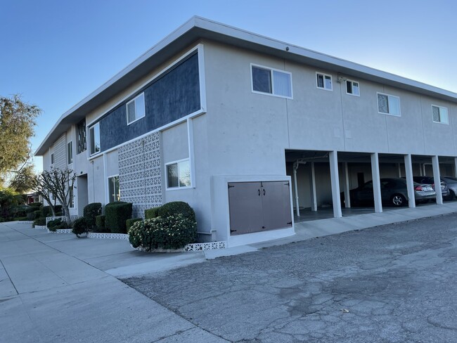 6549 Johnson Ave, Unit 12 in Long Beach, CA - Building Photo - Building Photo