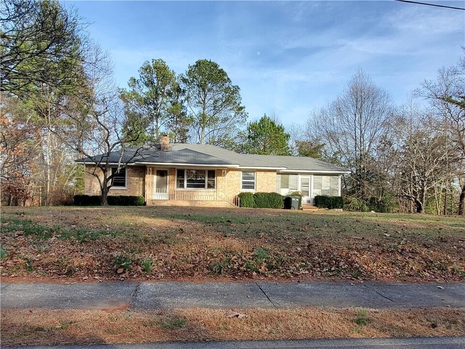 1025 Pickens St in Ball Ground, GA - Building Photo