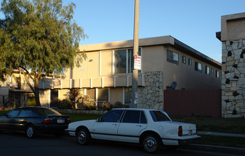 1833 W Sumac Ln in Anaheim, CA - Building Photo - Building Photo