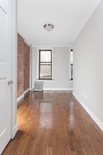 436 W 52nd St in New York, NY - Building Photo - Building Photo