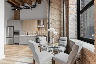 155 W Ohio St in Chicago, IL - Building Photo - Building Photo