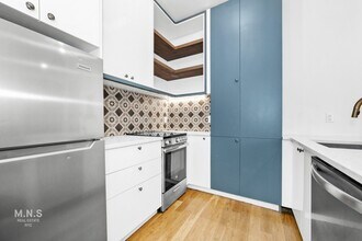 23 Menahan St in Brooklyn, NY - Building Photo - Building Photo