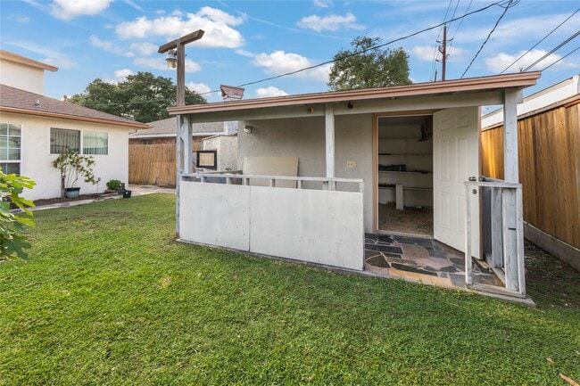 10910 Vanderford Dr