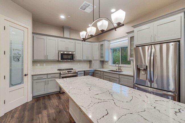 8327 Lakeland Dr in Granite Bay, CA - Building Photo - Building Photo